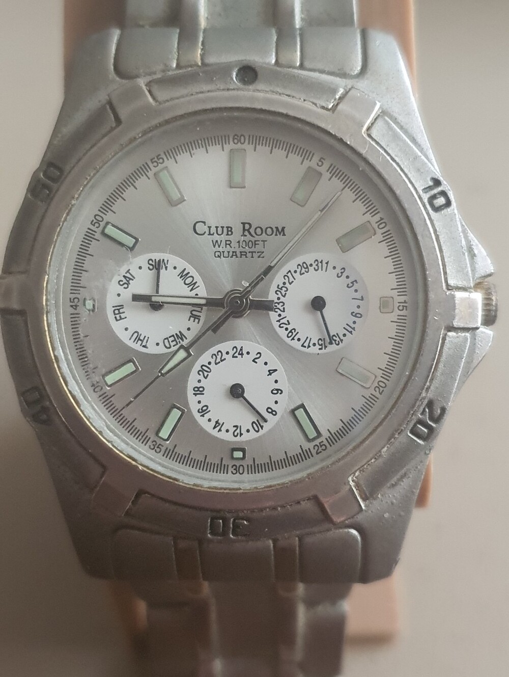 10/$20 Club Room Silver Stainless Steel Men's Watch w/Working Subdials